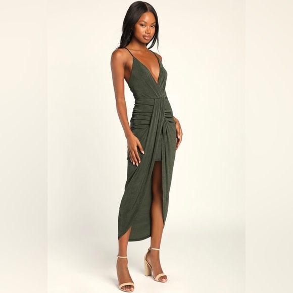 Lulu’s Dreamy Date Dark Green Surplice MIDI Dress. Never worn. Size L. - Picture 2 of 4